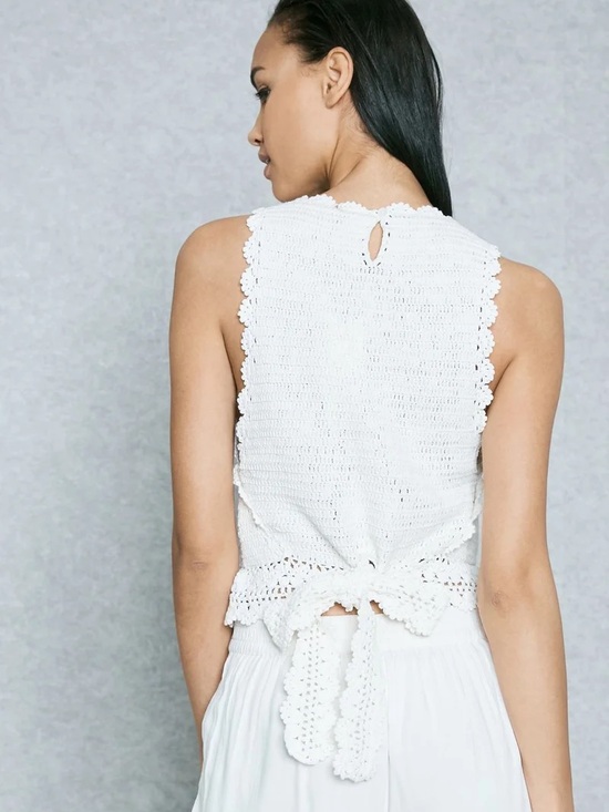 Topshop Tops - Topshop White/ Ivory Tie‑Back Crochet Knit Crop Top – Size Medium